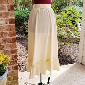Gunne sax cream prairie ruffle trim skirt